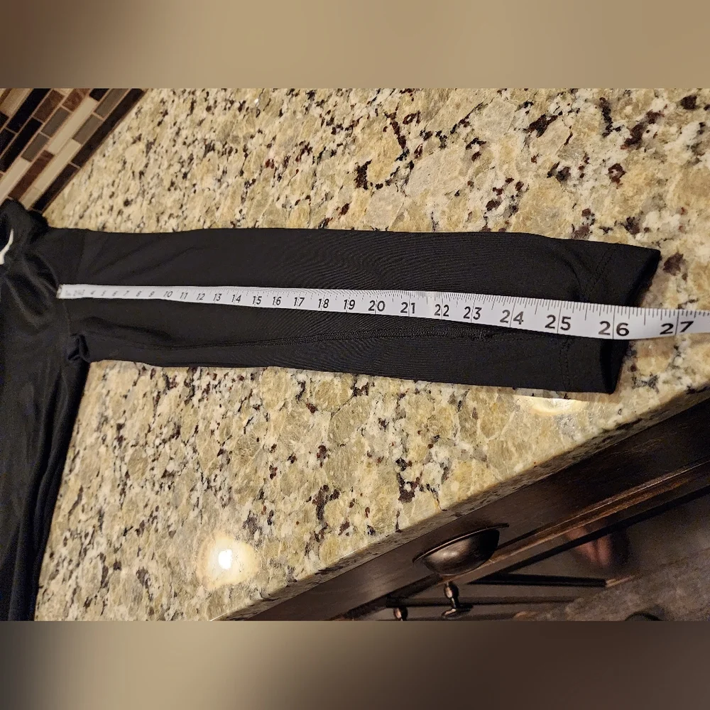 Nike Therma-Fit XL Women's 1/4 Zip Black - Picture 7 of 9